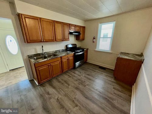 218 W Carpenter Ave, MYERSTOWN, PA, 17067-1205 | Card Image