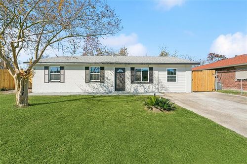 305 Layman St, Westwego, LA, 70094-2572 | Card Image