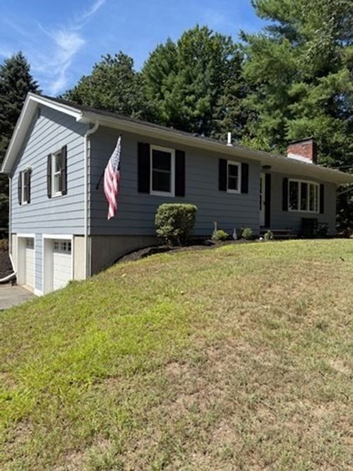 5 Douglas Dr, Ayer, MA, 01432-1002 | Card Image