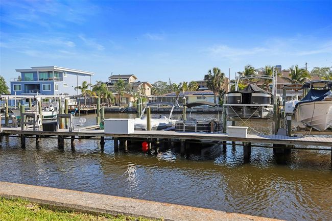 2383 Hanover Dr, Townhouse with 2 bedrooms, 3 bathrooms and null parking in DUNEDIN FL | Image 14