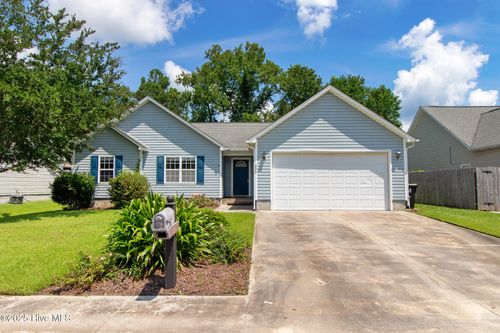 202 Two Oaks Ct, Newport, NC, 28570-8151 | Card Image