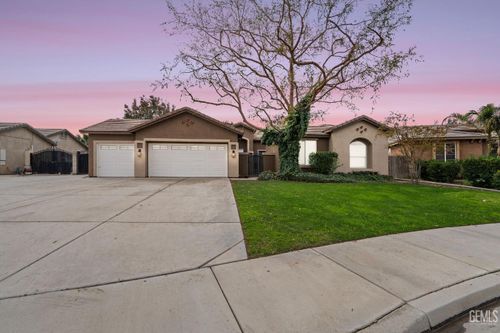 6319 Briolette St, Bakersfield, CA, 93313-5317 | Card Image