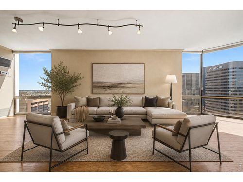 2805-1625 Larimer St, Denver, CO, 80202-1538 | Card Image