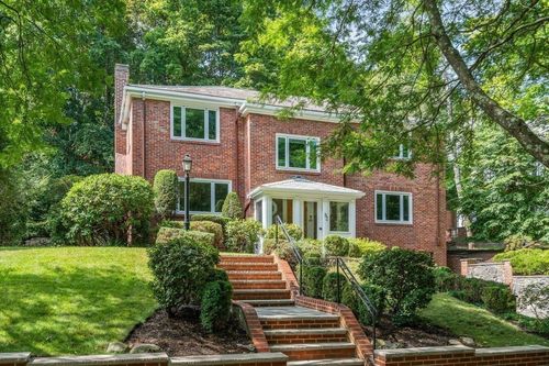 52 Clinton Rd, Brookline, MA, 02445-5813 | Card Image