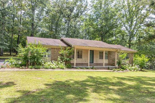 1057 Country Club Ln, Selmer, TN, 38375-1519 | Card Image
