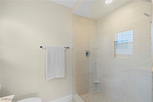 APT-204 - 6660 Huntington Lakes Cir, Condo with 3 bedrooms, 2 bathrooms and null parking in NAPLES FL | Image 21