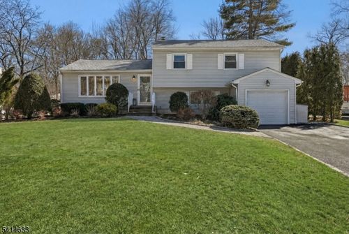 6 Knollwood Dr, Livingston, NJ, 07039-3110 | Card Image