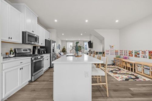 1212 Gunboat Dr, Suffolk, VA, 23435-3925 | Card Image