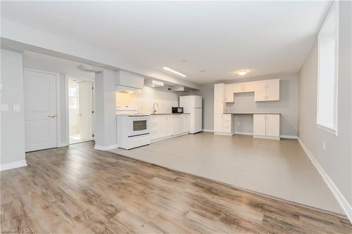 103-58 Beverly St, Cambridge, ON, N1R0C3 | Card Image