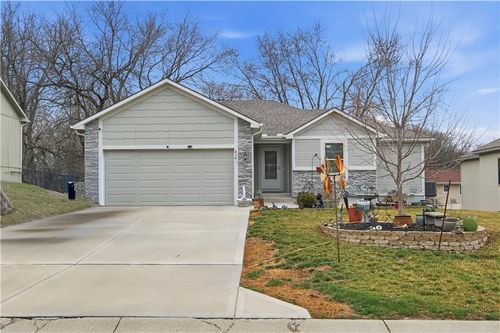 414 179th Ter, Belton, MO, 64012-3371 | Card Image