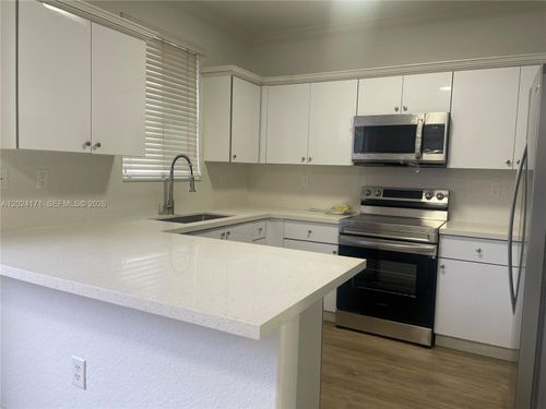 n103-6960 Nw 177th St, Hialeah, FL, 33015-6285 | Card Image