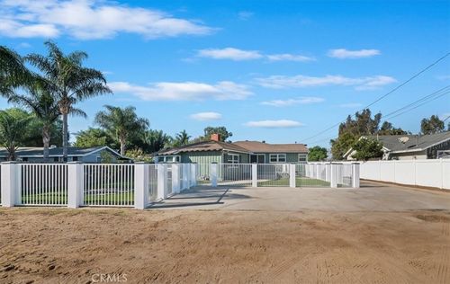 4340 Woodward Ave, Norco, CA, 92860-1355 | Card Image