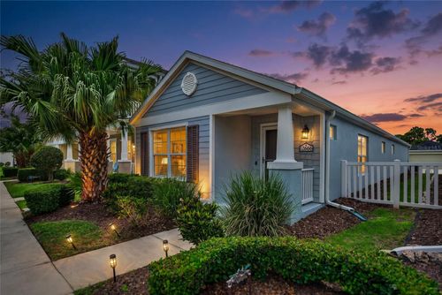 12666 Shimmering Oak Cir, Venice, FL, 34293-0364 | Card Image