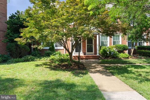 4223 36th St S, ARLINGTON, VA, 22206-1807 | Card Image