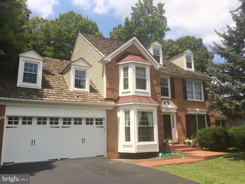 8502 Chase Glen Cir, FAIRFAX STATION, VA, 22039-3301 | Card Image