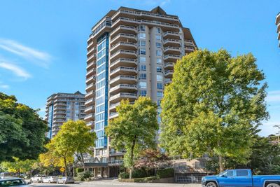 1406 - 1235 Quayside Dr, Condo with 2 bedrooms, 2 bathrooms and 1 parking in New Westminster BC | Image 1