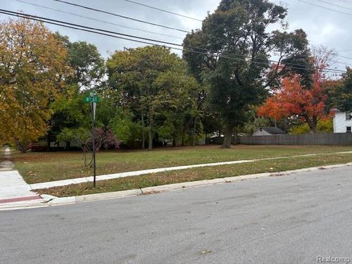 738 Bancroft St, Port Huron, MI, 48060-6343 | Card Image