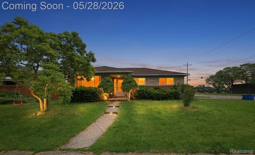 29108 Dover Ave, Warren, MI, 48088-3601 | Card Image