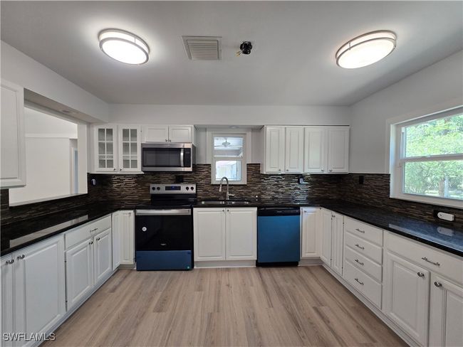440 20 Th Ave Nw, House other with 4 bedrooms, 2 bathrooms and null parking in NAPLES FL | Image 17