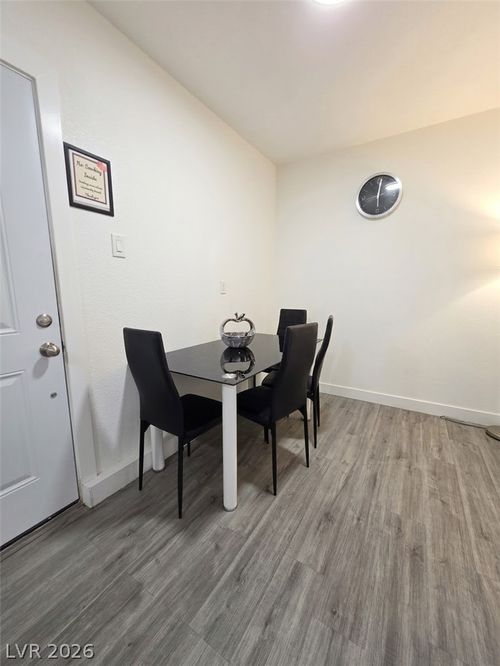 4125 E Harmon Ave, Las Vegas, NV, 89121-6142 | Card Image
