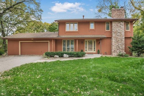 7420 Hyde Park Cir, Edina, MN, 55439-1739 | Card Image
