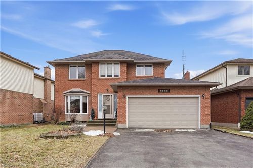 4545 Green Meadow Blvd, Beamsville, ON, L3J0B2 | Card Image
