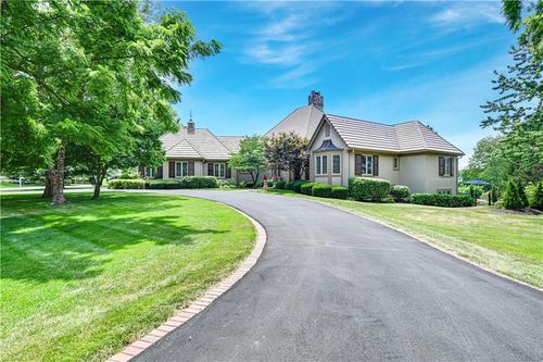 16800 S Grace Dr, Village Of Loch Lloyd, MO, 64012-4172 | Card Image