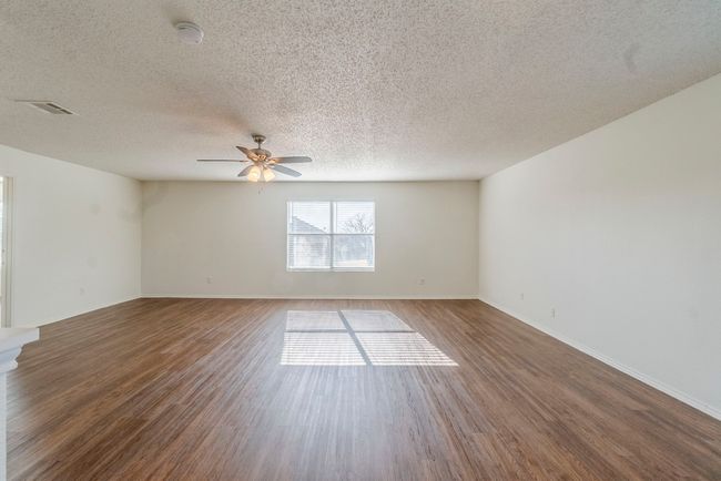 921 Rock Dove Cir, House other with 3 bedrooms, 3 bathrooms and null parking in Saginaw TX | Image 12
