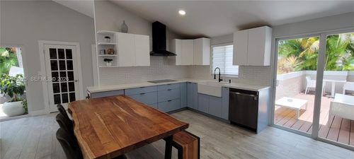 423 Nw 48th Ave, Deerfield Beach, FL, 33442-9349 | Card Image