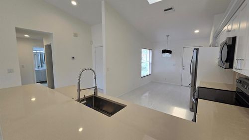 5622 Royal Lake Cir, Boynton Beach, FL, 33437-5614 | Card Image