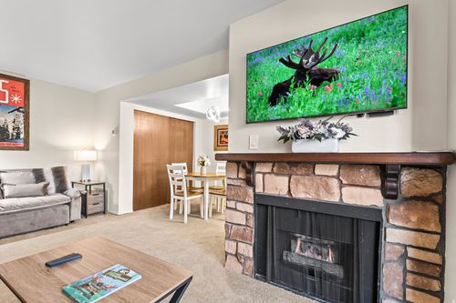 9b-6861 N 2200 W, Park City, UT, 84098-8270 | Card Image