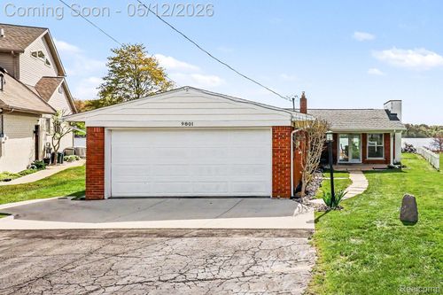 9801 Coledale Ct, White Lake, MI, 48386-2833 | Card Image