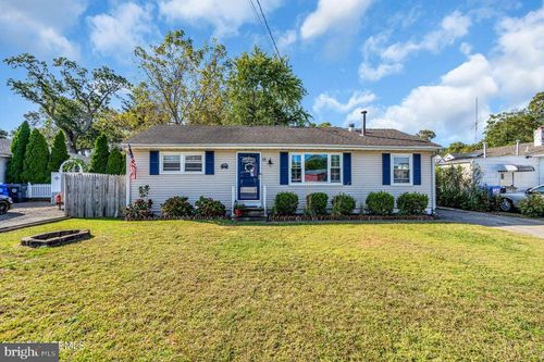 18 Lake Ave, Island Heights, NJ, 08732-7794 | Card Image