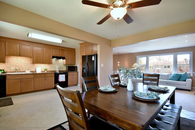 7644 161 St St, House other with 4 bedrooms, 3 bathrooms and 2 parking in Tinley Park IL | Image 9