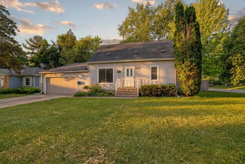3633 Lowry Ave N, Robbinsdale, MN, 55422-3253 | Card Image