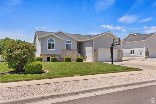 2002 S 1840 W, Syracuse, UT, 84075-8547 | Card Image