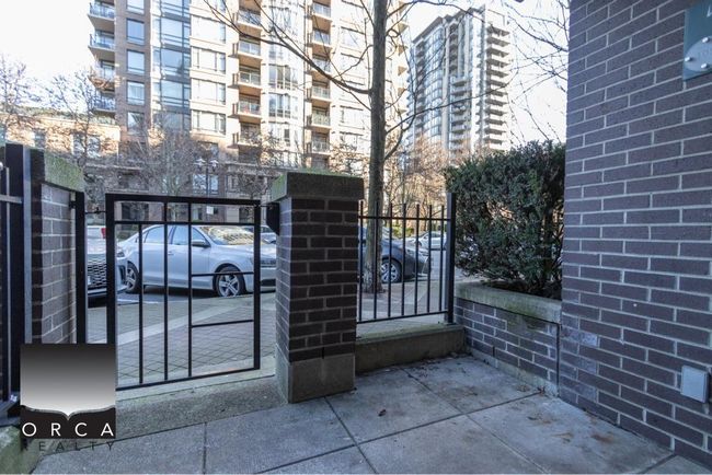 105 - 175 W 1 St Street, Condo with 1 bedrooms, 0 bathrooms and 1 parking in North Vancouver BC | Image 11