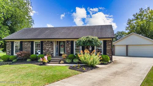 8106 Tonya Ct, Louisville, KY, 40214-5755 | Card Image