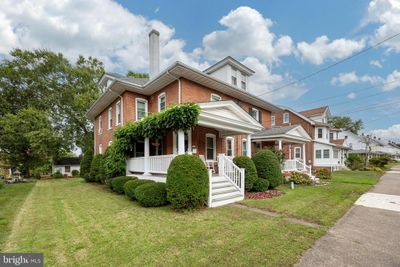 381 W Broad Street, Home with 4 bedrooms, 1 bathrooms and null parking in TELFORD PA | Image 1