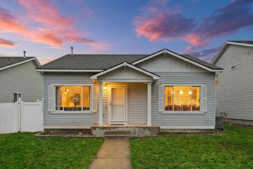 10209 E 17th Ln, Spokane Valley, WA, 99206-3432 | Card Image