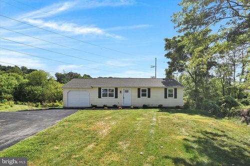 132 Stone House Ln, COLUMBIA, PA, 17512-9408 | Card Image