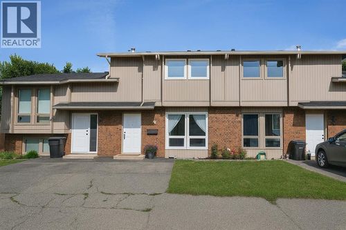 18 Cataract Rd Sw, High River, AB, T1V1C4 | Card Image