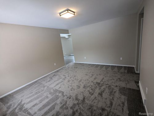 13415 Neal Rd, Springfld Twp, MI, 48350-3308 | Card Image