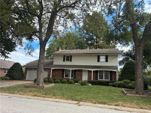 1212 Sw Horizon Dr, Blue Springs, MO, 64015-4965 | Card Image