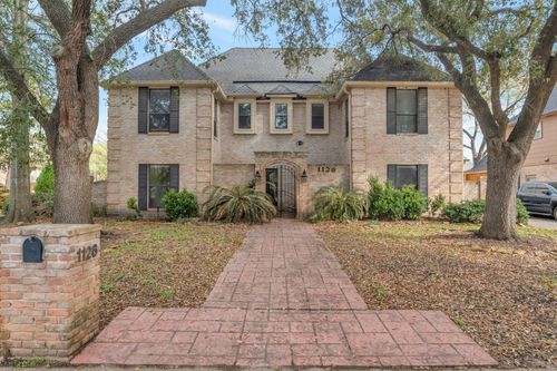 1126 Crossroads Dr, Houston, TX, 77079-5053 | Card Image