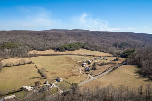 799 Whites Cave Rd, Sparta, TN, 38583-4009 | Card Image