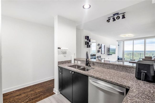 APT-1703 - 3338 Peachtree Rd Ne, Condo with 1 bedrooms, 1 bathrooms and 1 parking in Atlanta GA | Image 15
