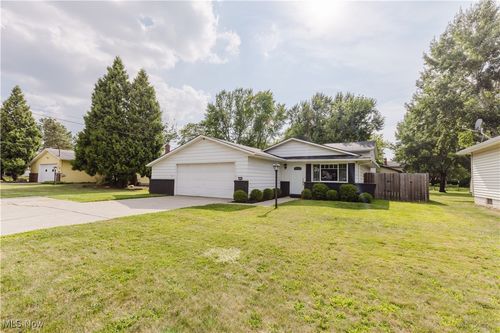 16940 Howe Rd, Strongsville, OH, 44136-6457 | Card Image