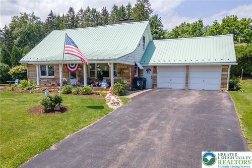 7035 Scenic Dr, Bloomsburg, PA, 17815-8687 | Card Image