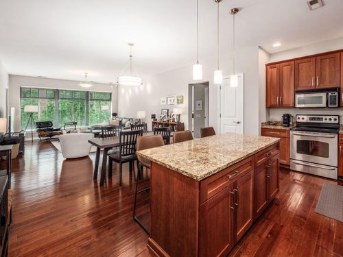 508-250 Daniel Burnham Sq, Columbus, OH, 43215-2689 | Card Image